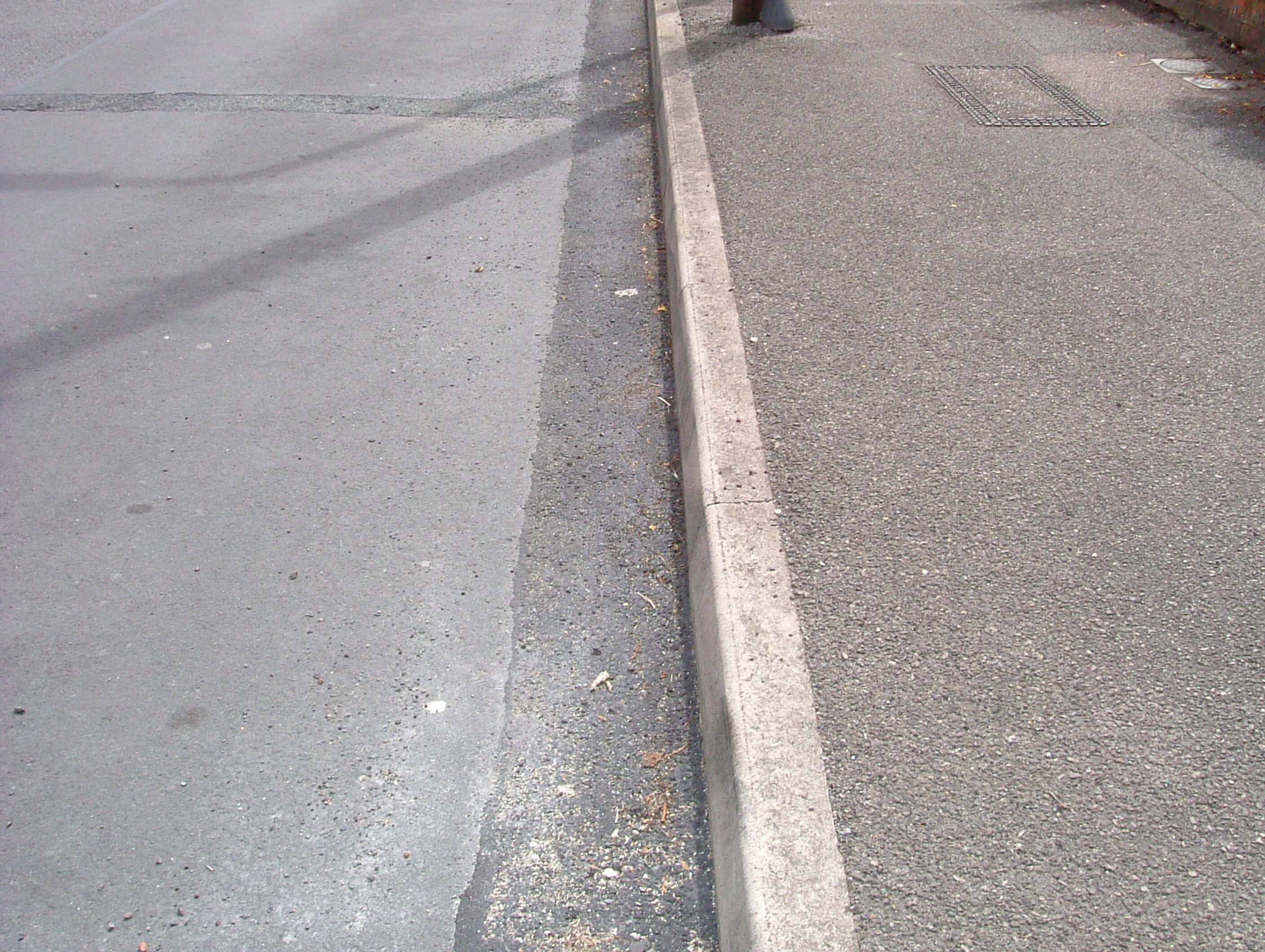 Sealed kerb edge kerb edge sealing with Jointmaster from Rhino Asphalt Solution