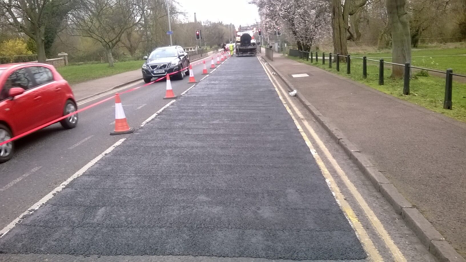 Full width lane repairs BBA HAPAS approved Masterscreed hot screed road repair system from Rhino Asphalt Solutions with BBA HAPAS approval